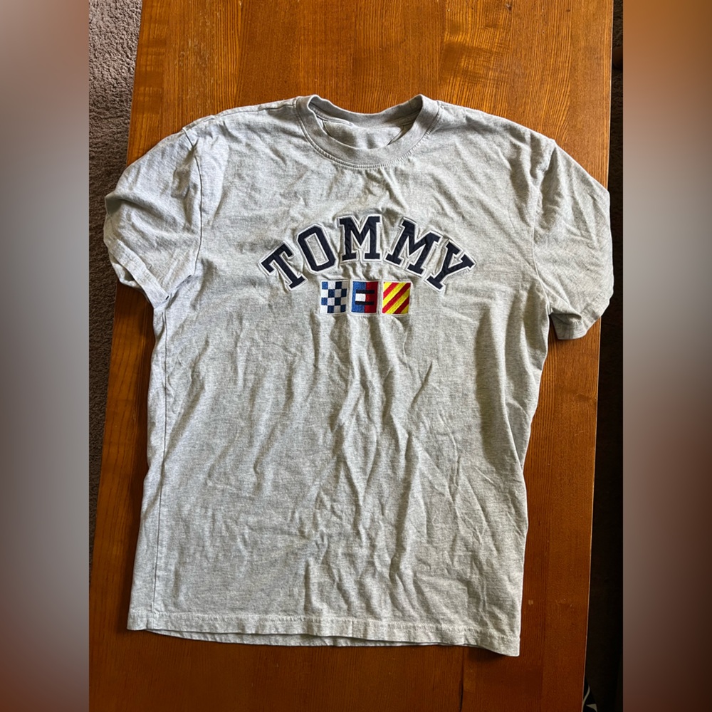 Tommy Hilfiger Gray Graphic T-Shirt